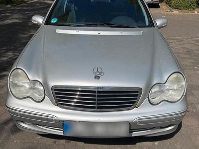 Second-hand Mercedes C200 2002 Argintiu Berlinǎ