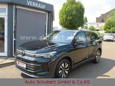 Gebraucht VW Tiguan Goal 150 PS (110 kW) 2025 Schwarz SUV