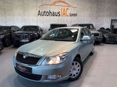 Usado Skoda Octavia Ambiente 122 HP (89 kW) 2010 Verde Sedan
