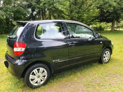 Gebraucht VW Fox Style 60 PS (44 kW) 2011 Schwarz Kleinwagen