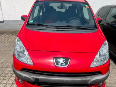 Gebraucht Peugeot 1007 54 PS (39 kW) 2007 Rot Van / Kleinbus