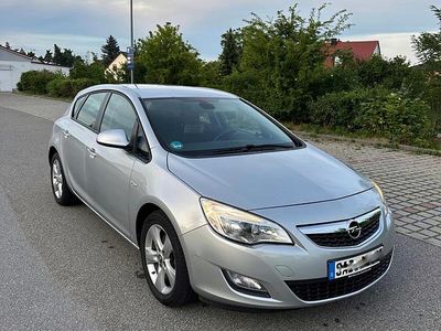 Silber Gebraucht 2010 Opel Astra Limousine | 4.200 € (Fairer Preis)