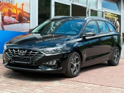 Gebraucht Hyundai i30 116 PS (85 kW) 2021 Schwarz Kombi