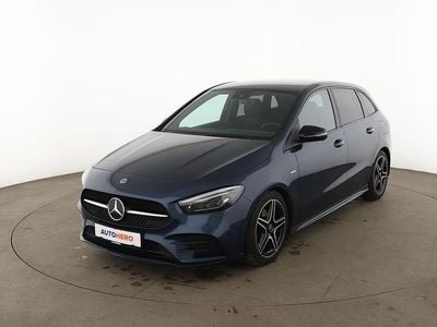Second-hand Mercedes B200 AMG line 163 CP (119 kW) 2022 Albastru Monovolum