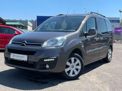 Gebraucht Citroën Berlingo SELECTION 110 PS (80 kW) 2017 Lackierung moka/metalliclacki Van / Kleinbus