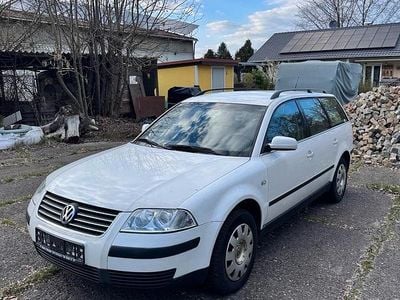 Usata VW Passat 110 CV (80 kW) 2001 Bianco Station wagon