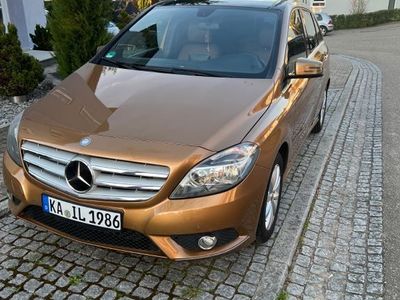 Mercedes B200