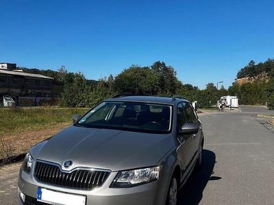 Gelb Gebraucht 2015 Skoda Octavia Kombi | 10.500 € (Fairer Preis)
