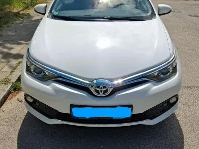 Gebraucht Toyota Auris Touring Sports 111 PS (81 kW) 2016 Weiß Kombi