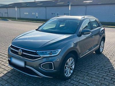 Usata VW T-Roc 150 CV (110 kW) 2023 Grigio SUV