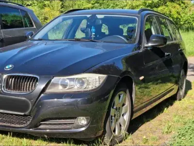 Gebraucht BMW 318 143 PS (105 kW) 2011 Schwarz Kombi