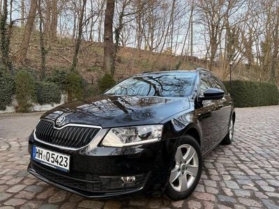 Gebraucht Skoda Octavia Joy 179 PS (131 kW) 2016 Schwarz Kleinwagen