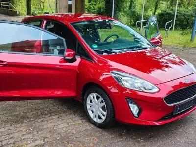 Gebraucht Ford Fiesta Cool & Connect 71 PS (52 kW) 2017 Rot Kleinwagen