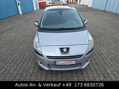 Gebraucht Peugeot 5008 Family 150 PS (110 kW) 2011 Silber Van / Kleinbus