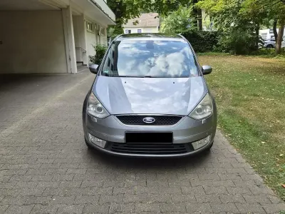 Gebraucht Ford Galaxy Ghia 140 PS (102 kW) 2008 Silber Van / Kleinbus