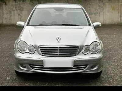 Używany Mercedes C180 143 KM (105 kW) 2006 Srebrny Kombi