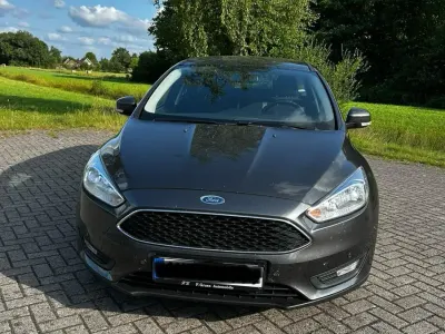 Gebraucht Ford Focus 120 PS (88 kW) 2017 Grau Kombi