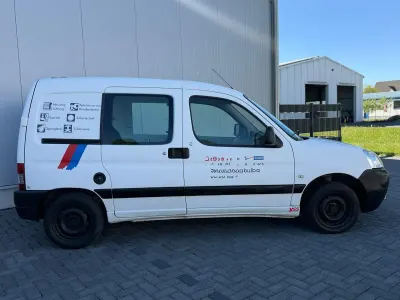 Gebraucht Peugeot Partner 75 PS (55 kW) 2010 Weiß Van / Kleinbus