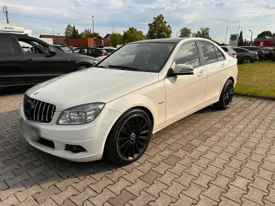 Gebraucht Mercedes C250 204 PS (150 kW) 2010 Weiß Limousine
