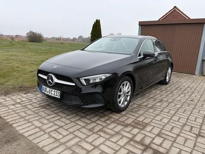 Gebraucht Mercedes A200 163 PS (119 kW) 2020 Schwarz Limousine