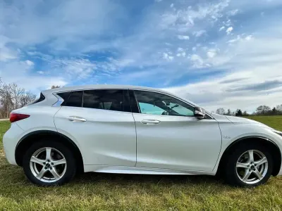 Gebraucht Infiniti Q30 170 PS (125 kW) 2016 Weiß Limousine