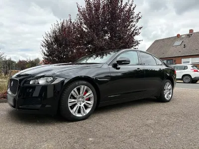 Gebraucht Jaguar XF 180 PS (132 kW) 2017 Schwarz Limousine