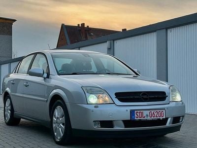 Begagnad Opel Vectra 147 HK (108 kW) 2003 Grå Sedan