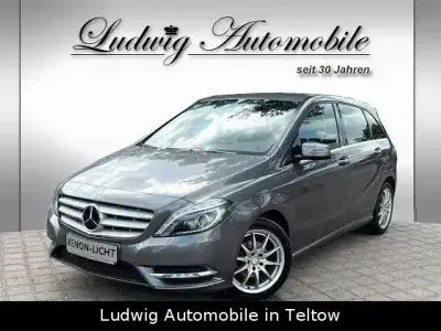Gebraucht Mercedes GLA180 122 PS (89 kW) 2013 Mountaingrau metallic SUV