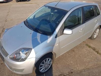 Gebraucht Ford Fiesta 80 PS (58 kW) 2007 Silber Kleinwagen