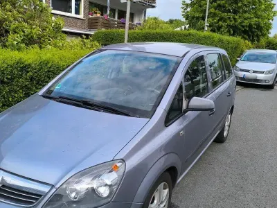 Gebraucht Opel Zafira Edition 140 PS (102 kW) 2009 Blau Van / Kleinbus