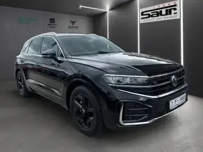 Gebraucht VW Touareg R-line 231 PS (169 kW) 2024 Schwarz SUV