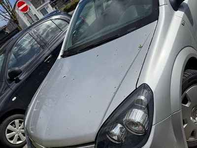 Begagnad Opel Astra Cosmo 105 HK (77 kW) 2006 Silver Sedan