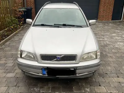Usata Volvo V40 116 CV (85 kW) 1999 Argento Station wagon