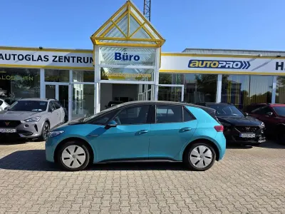 Gebraucht VW ID.3 Pure 110 kW (150 PS) 2022 Makenatürkis metallic Kleinwagen