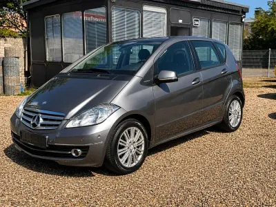 Gebraucht Mercedes A160 Elegance 95 PS (69 kW) 2011 Grau Limousine