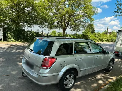 Używany Opel Astra 116 KM (85 kW) 2005 Srebrny Kombi