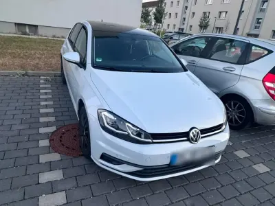 Gebraucht VW Golf VII 86 PS (63 kW) 2017 Weiß SUV