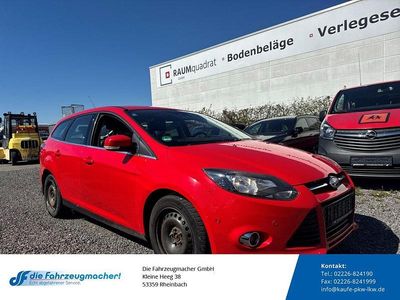Gebraucht Ford Focus Titanium 140 PS (102 kW) 2013 Rot Limousine
