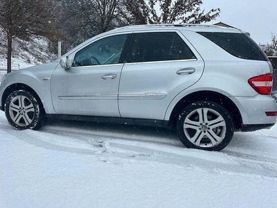 Gebraucht Mercedes ML350 211 PS (155 kW) 2010 Silber SUV