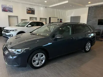 Gebraucht VW Golf VIII 150 PS (110 kW) 2021 Grau Limousine
