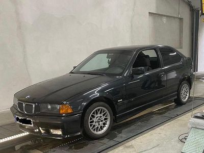BMW 323 Compact