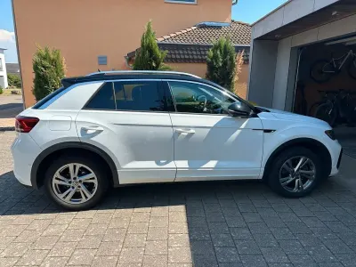 Gebraucht VW T-Roc R-line 150 PS (110 kW) 2023 Weiß SUV