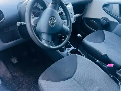 Gebraucht Toyota Aygo 68 PS (50 kW) 2008 Weiß Kleinwagen