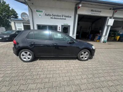 Gebraucht VW Golf VII Comfortline 105 PS (77 kW) 2014 Schwarz Limousine