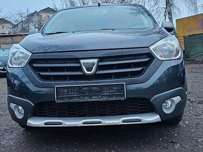 Gebraucht Dacia Lodgy Stepway 109 PS (80 kW) 2016 Grau Van / Kleinbus
