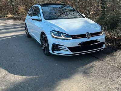 Gebraucht VW Golf VII GTI 245 PS (180 kW) 2019 Weiß Kleinwagen