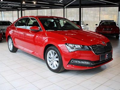 Gebraucht Skoda Superb Style 150 PS (110 kW) 2022 Rot Limousine