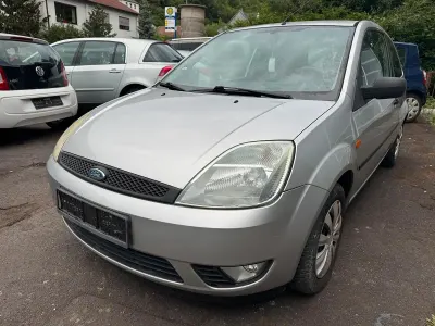 Gebraucht Ford Fiesta 80 PS (58 kW) 2003 Silber Kleinwagen
