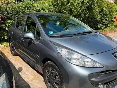 Gebraucht Peugeot 207 90 PS (66 kW) 2009 Grau Kleinwagen