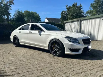 Gebraucht Mercedes CLS63 AMG AMG 557 PS (409 kW) 2012 Weiß Coupé